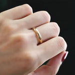 Load image into Gallery viewer, 4mm Yelow Round Wedding Band – Non-Fading Couple Ring for Men &amp; Women